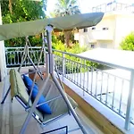 Holiday Nest & Parking