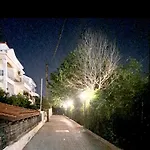Holiday Nest & Parking