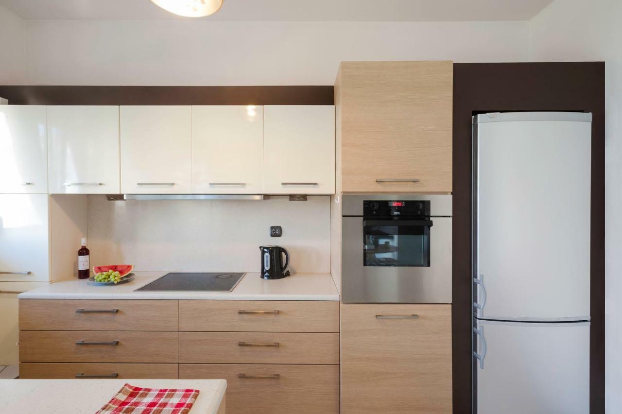 Apartment Nest & Parking